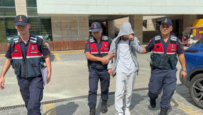 16 Yaşındaki Çocuğun Evinde 808 Uyuşturucu Hap Ele Geçirildi