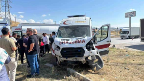 Çorum’da ambulans ile cip çarpıştı: 5 yaralı