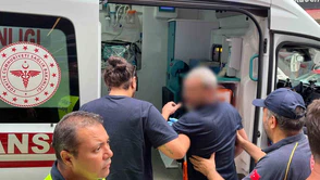 Motosiklet ile Hafif Ticari Araç Çarpıştı: 1 Yaralı