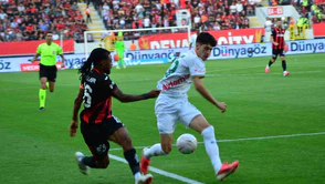 Trendyol Süper Lig: ÇorumFK: 0 - Corendon Alanyaspor: 0 (İlk Yarı)