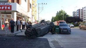 Otomobil Takla Attı: Sürücü Kazayı Yara Almadan Atlattı