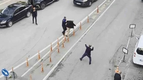 İki yaşlı adamın kavgasını araya girenler önledi