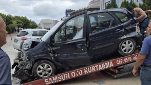 Kaza yaptı, hurdaya dönen aracından inmeyip çekiciyle hastaneye gitti