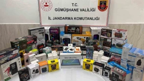 Jandarmadan yol kontrolünde 500 bin TL değerinde kaçak elektronik ürün ele geçirildi