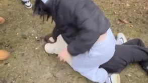 Liseli kızı acımasızca darp ettiler