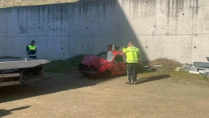 Virajı alamayan otomobil bahçeye uçtu: 1 yaralı