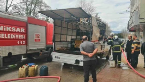 Jeneratörden çıkan kıvılcım aracı yaktı