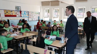 Eğitime Değerli Dokunuş: Vali Bakan Okulda