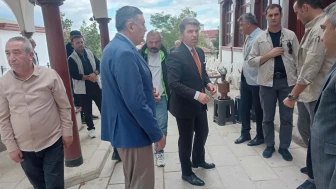 Vali Bakan, Cuma Namazı’nı Çay Camii’nde Kıldı