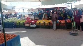 Merzifon Pazarı’nda Yoğun İlgi, Fiyatlarda İstikrar Devam Ediyor