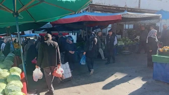 Pazartesi Pazarı Hareketliydi: Fiyatlarda En Büyük Sürpriz Hamside Yaşandı