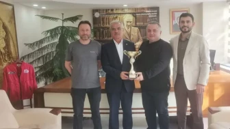 Merzifonlu Öğretmenlerden Masa Tenisinde İl Birinciliği