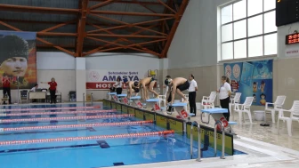 Amasya’da Yüzme İl Birinciliği Müsabakaları Başladı