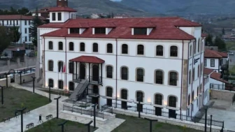 Kurdelayı Bakan Ersoy Kesecek!