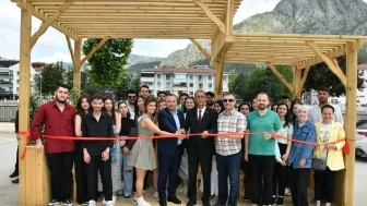Amasya Üniversitesi’nden Kente Estetik ve İşlevsel Bir Dokunuş: Türkiye’nin Üçüncü Yaya Durağı Hayata Geçirildi