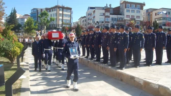 Suat Ünal Kalbine Yenik Düştü!