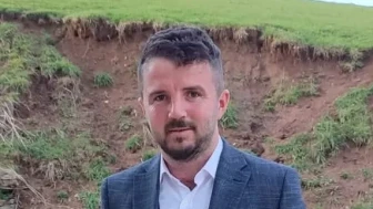 Traktörün altında kaldı hayatını kaybetti