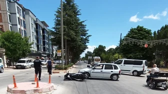 Öğretmenevi Kavşağında Kaza: 1 Yaralı