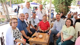 Merzifon’da 40 Yıl Sonra Anlamlı Asker Arkadaşlığı Buluşması