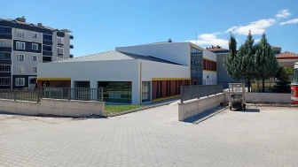 Merzifon’da Çok Amaçlı Kapalı Spor Salonu Açılışa Hazır