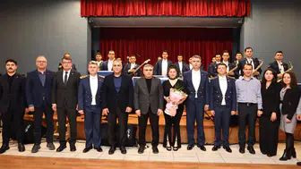 Merzifon’da Bayraklar Ve Marşlarla Kutlama