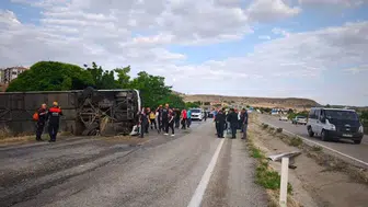 Yolcu Otobüsü Devrildi, 41 Kişi Yaralandı