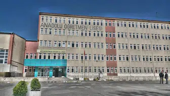 Çorum'da Lisede Taciz İddiası!