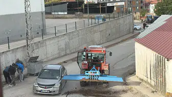 Merzifon’da Görünmez Kaza: Zirai Alet Otomobile Çarptı