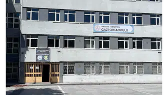 Merzifon Gazi Ortaokulu’nda Tahliye Başladı