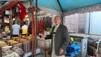 Merzifon Pazarının 50 Yıllık Esnafı Sırrını Verdi! Bardağı Demire Vuruyor, Tek Çizik Yok!