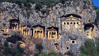 Amasya’nın Dağlarına Neden Mezar Oydular?