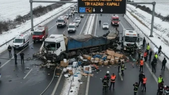 Sungurlu–Alaca Yolunda TIR Devrildi