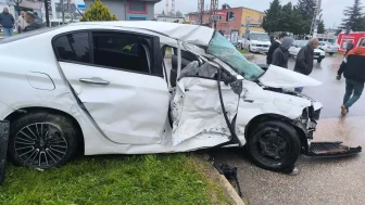 Merzifon’da Otobüs İle Otomobil Çarpıştı: 1 Yaralı!