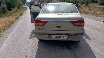 İki otomobil kafa kafaya çarpıştı: 2 yaralı