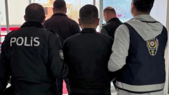 Cinayet suçundan aranan hükümlü, saklandığı gizli bölmede yakalandı