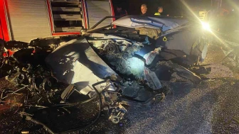 Hurdaya dönen otomobilde hayatını kaybetti