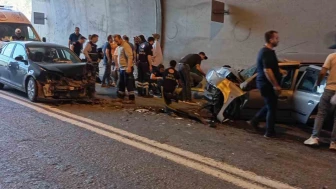 İki otomobil çarpıştı: 5 yaralı