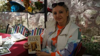 Kanseri üç kez yendi, başarısıyla umut aşılıyor