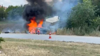 Kazaya karışan midibüs, kazadan 1 saat sonra yandı