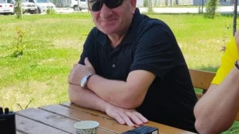 Polis memuru kalbine yenik düştü