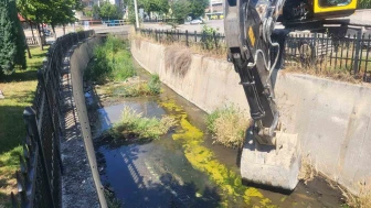 Çorum’daki derelerde temizlik çalışmaları sürüyor