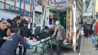 Okul önünde silahlı saldırı: 2 yaralı