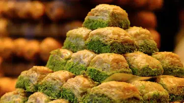 Rüyada Baklava Yediğini Görmek Ne Anlama Gelir? İşte Merak Edilen Yorumlar