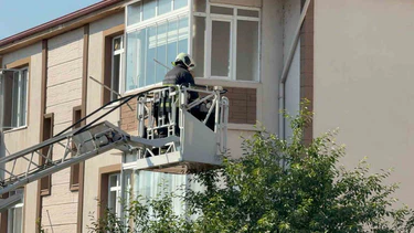 25 Yaşındaki Genç Balkonda Ölü Bulundu