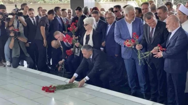 Adnan Menderes ve arkadaşları mezarı başında anıldı