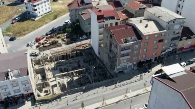 Arnavutköy'de inşaattan alınan hafriyat nedeniyle bir bina daha boşaltıldı