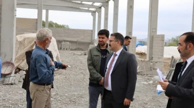 Başkanvekili Turan, Zahireciler Çarşısı'nın yapımını inceledi