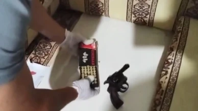 Ev değil cephanelik çıktı, poşet poşet silah ele geçirildi