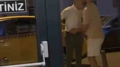 İstanbul'da taksici dehşeti kamerada: Yolcusunun sevgilisine kafa attı