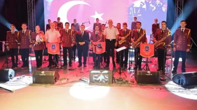 Jandarma Bandosundan coşkulu konser